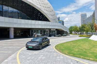 hz/汽车拍摄/几何水岸车场1